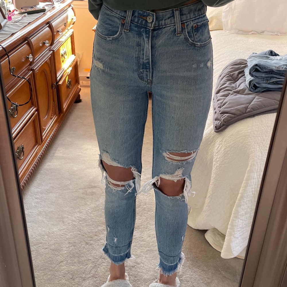 Abercrombie & Fitch High Rise Mom Jean